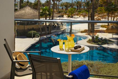 Hotel Cabogata Jardin - 발코니/테라스