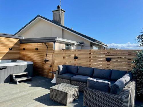 Facilities, Stunning 4 Bedroom Home with Wild Spa, Gym & Hot Tub in Trencreek