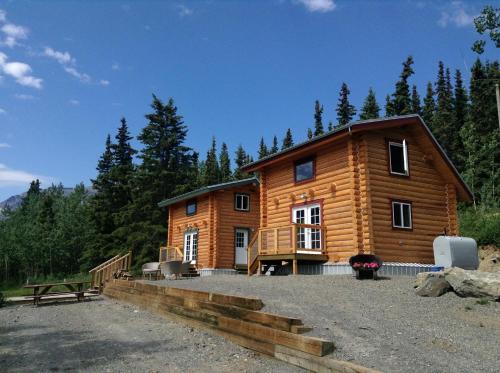 B&B Carcross - Cabins Over Crag Lake - Bed and Breakfast Carcross
