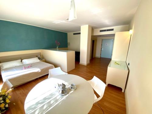 HOTEL DEL GOLFO — Photo 6