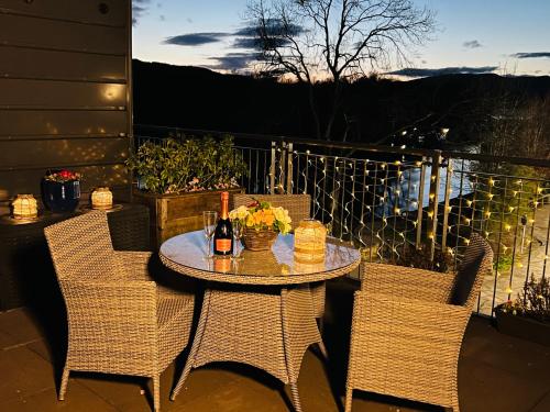 Riverside View Apartment in Balloch, Loch Lomond