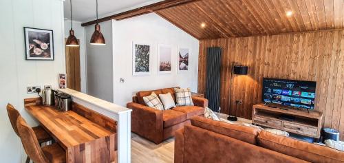 High Oaks Grange - Contemporary Lodges