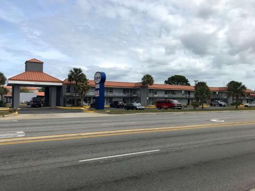 Suburban Studios North Charleston I-526 in Charleston, USA