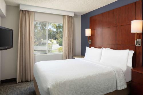 2 bedrooms, 3 beds