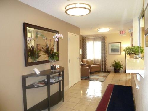 Sonesta Simply Suites Chicago Libertyville in Libertyville, USA