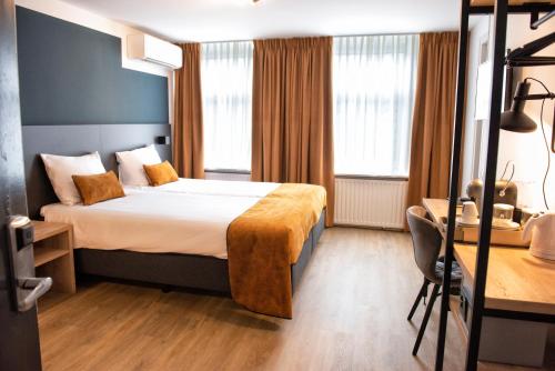 Hotel et le Cafe de Paris in อเพลดอร์น