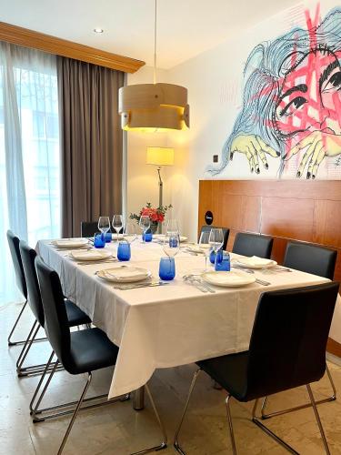 ห้องอาหาร, โรงแรมกาลาซานซ์ (Hotel Calasanz) in โมลินส์เดไร