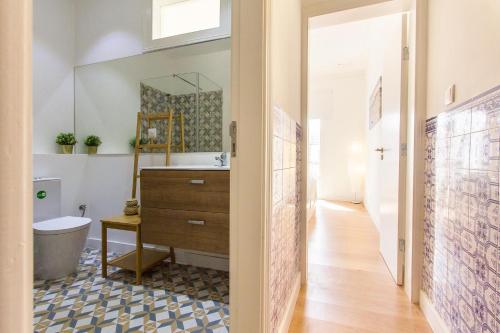 One-Bedroom Apartment image 9