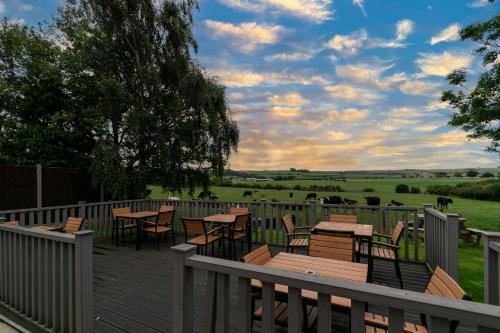Three Horseshoes Inn - image 11