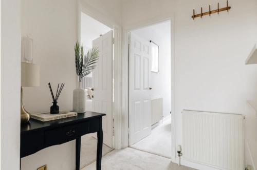 The Portland Apartment - Georgian Building with parking, Bath (photo 7)