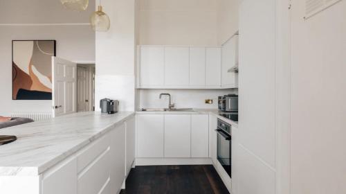 The Portland Apartment - Georgian Building with parking, Bath (photo 5)