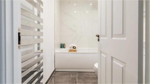 The Portland Apartment - Georgian Building with parking, Bath (photo 8)