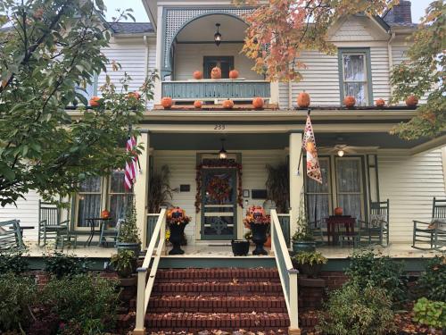 Carrier Houses Bed & Breakfast in Rutherfordton, USA