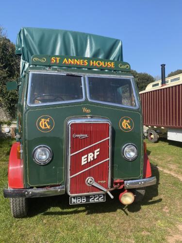Rare 1954 Renovated Vintage Lorry - Costal Location gîte à louer Staddon heights