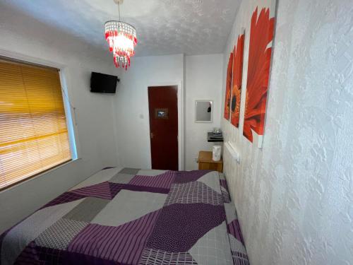 Roker Hotel - main image