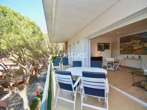 Three-Bedroom Apartment image 5