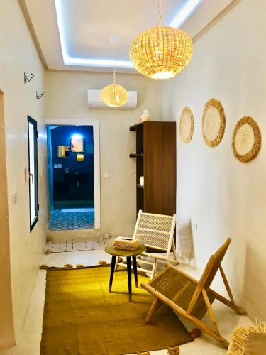 Riad Olika - image 8