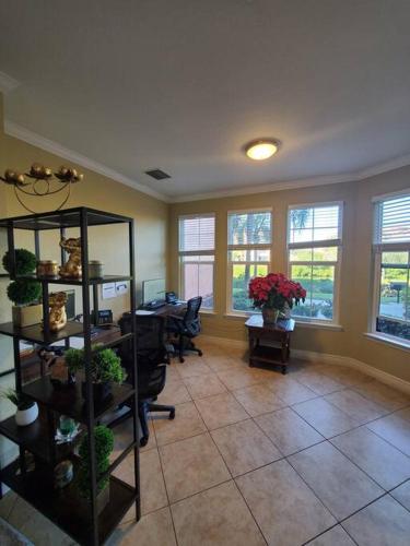 Luxury 5 star Italian Resort Condo 2 bd 2 bath in Historic Bayview