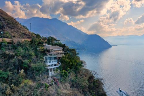 Exterior view, Rustic Charm Cliffside Retreat in Santa Cruz la Laguna