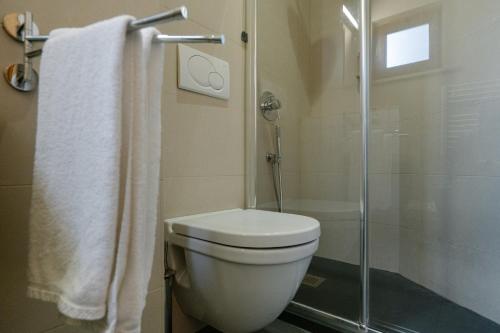  Single Room with French Bed image 6
