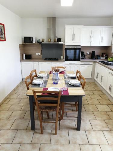 Gîte "le pitous" (Gite "le pitous") in 卡斯蒂洛內