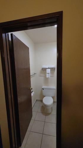Rodeway Inn University Pocatello - image 2