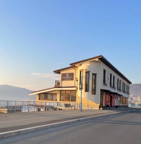 Melin Residence