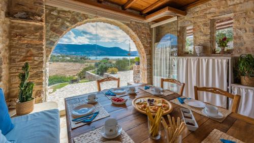 อาหารและเครื่องดื่ม, BLUE GREENS VILLAS in เกาะเพรอส