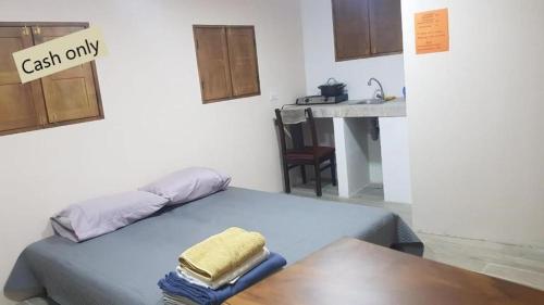 Hogar tico-estadounidense cerca de aeropuerto in Alajuela