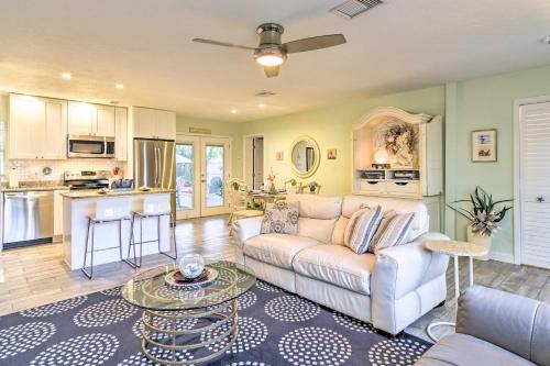 Luxe Home with Pool and Hot Tub Mins to St Pete Beach - image 11