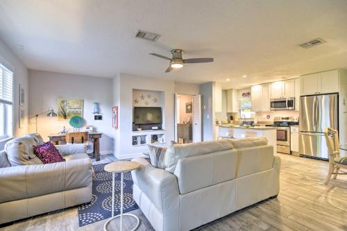 Luxe Home with Pool and Hot Tub Mins to St Pete Beach - image 7