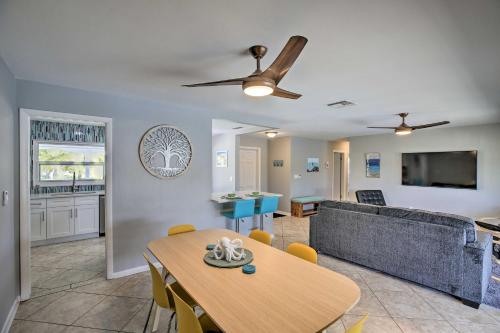 Canalfront Home with Dock Swim Golf and Explore - image 10