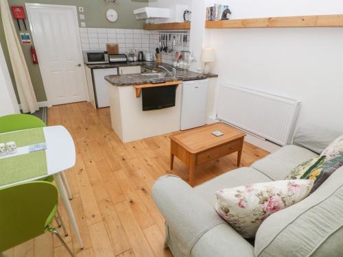 Garden Cottage Penzance - image 8