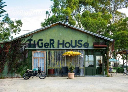 Converted Barn - Tiger House - Apartment - Havelock North