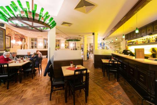 餐廳, Askania Hotel & Brauhaus in 貝恩堡（薩勒）