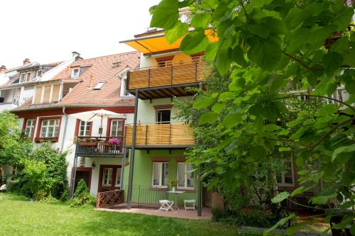 Apartment with Garden View image 2