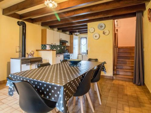 Gîte Verneugheol, 4 pièces, 6 personnes - FR-1-630-6 gîte à louer Le Mazergue