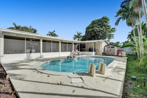 Swimming pool, Miami Dream 5 Bd Heated Pool Trampoline Bbq in Pembroke Pines