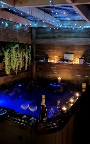 Pezsgőfürdő, Chalet Nature & Spa in Amayé-sur-Orne