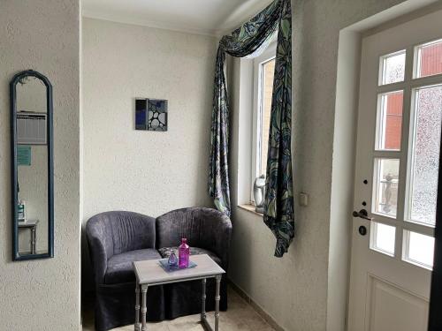 One-Bedroom Apartment image 5