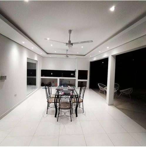 Villa San Nicolás con piscina (Villa San Nicolas con piscina) in 聖伯納迪諾