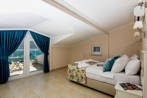 Sovalye Hotel Set in a prime location of Fethiye, Sovalye Hotel puts everything the city has to offer just outside your doorstep. Featuring a complete list of amenities, guests will find their stay at the property 