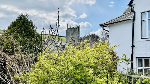 A szálláshely kívülről, Damson Cottage - Peaceful location, charming communal orchard & private patio garden in Dittisham