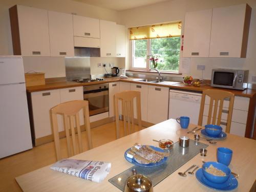 Innisfallen Holiday Homes - image 5