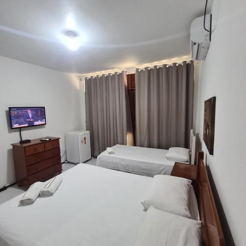1 double bed, 1 twin bed