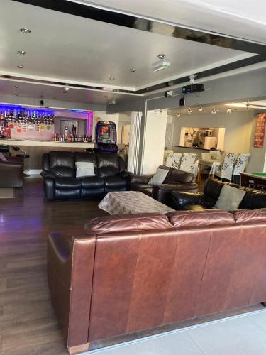 The Woodfield Hotel , Indoor Heated swimming pool, Spacious lounge and Bar in Μπλάκπουλ