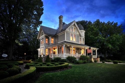 The Historic Morris Harvey House Bed and Breakfast - Accommodation - Fayetteville