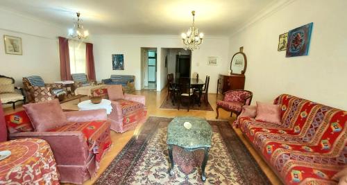Jessy charming apartment in Heliopolis. in Cairo