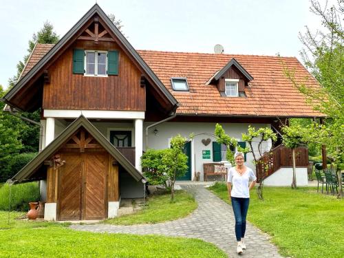 Landhaus Bender Ferienwohnung mit Terrasse und Garten - Location saisonnière - Straden