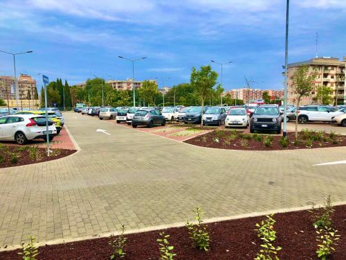 STAZIONE BARI CENTRALE - Appartamento Moderno - Netflix & Amazon Prime Video - Tap to explore photos